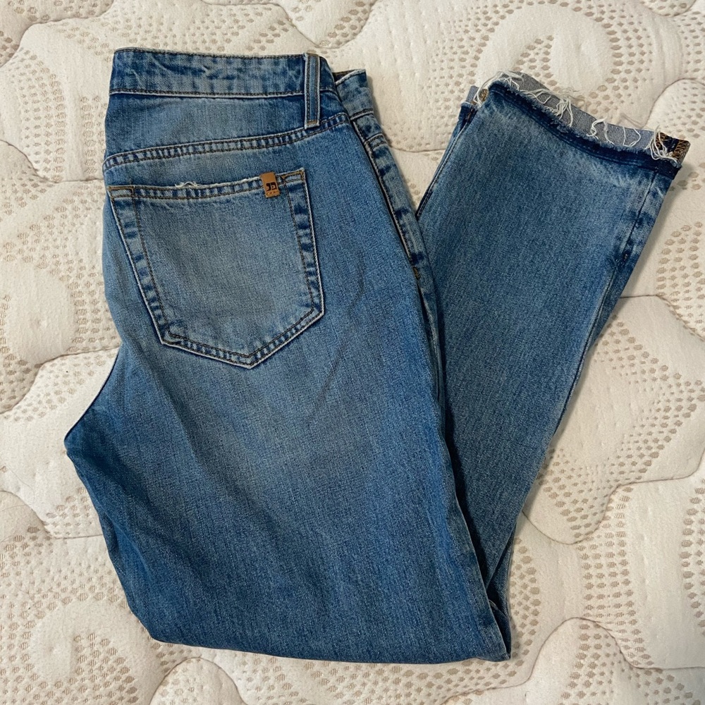 Joes jeans boyfriend ripped knees 28